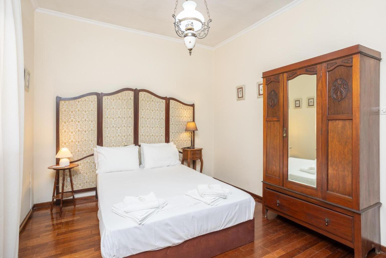 Golden Tiara Villa *