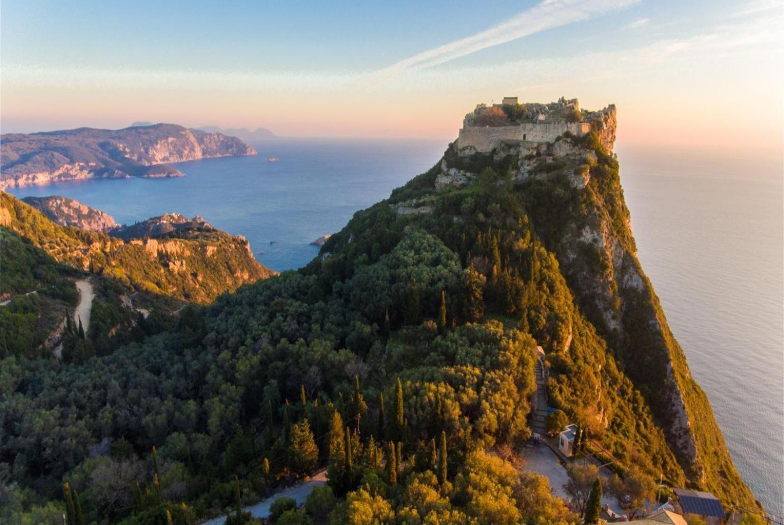 Golden Tiara * Agioi Deka (Corfu)