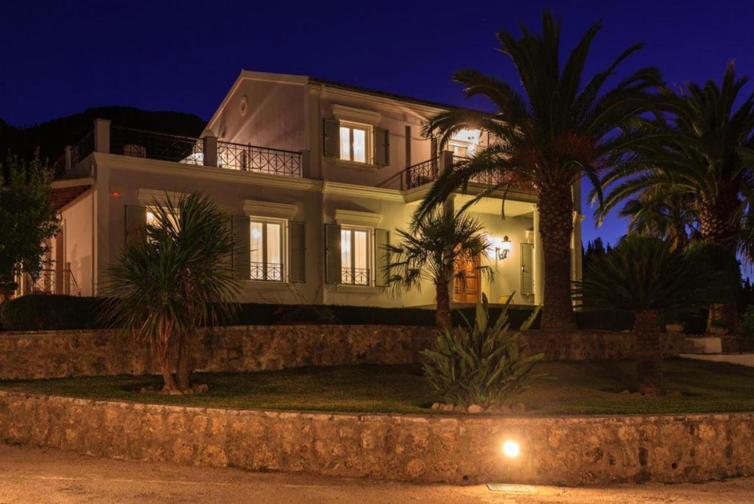 Golden Tiara * Agioi Deka (Corfu)