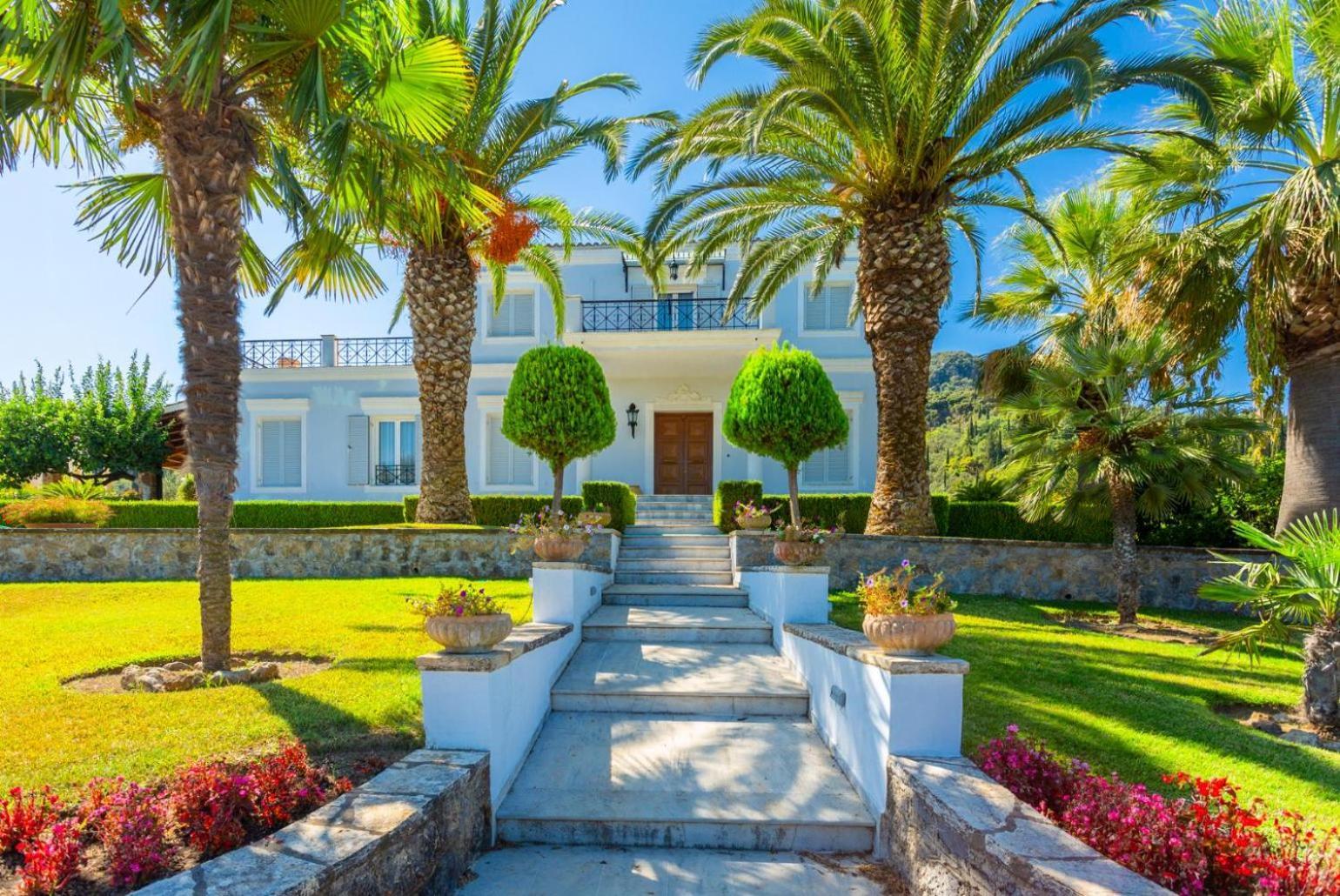 Golden Tiara Villa *